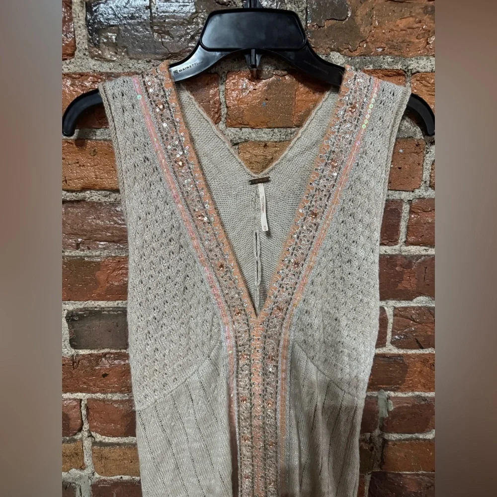 Free People Beige and Pink Sleeveless Knit Tunic Size Medium